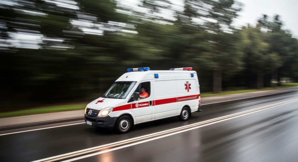 Kierowca w Kołobrzegu omija zapory kolejowe i ratuje siebie przed tragedią