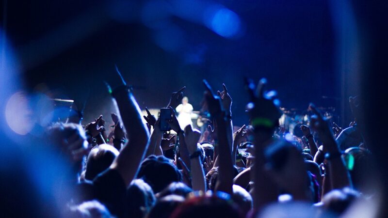 Muzyczna podróż w chmurach: Koncert „Bujający w obłokach” już 21 września!
