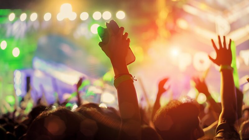 Bolewski i Tubis oddają hołd Ciechowskiemu – niezapomniane muzyczne przeżycie w Kołobrzegu!