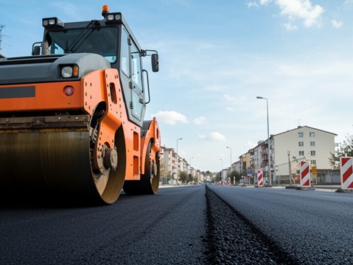 Robuń zyska nową drogę: Burmistrz Gościna podpisuje umowę na przebudowę!