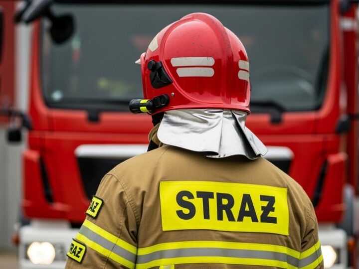 Pamięć o zmarłych strażakach w Kołobrzegu: hołd, który łączy pokolenia