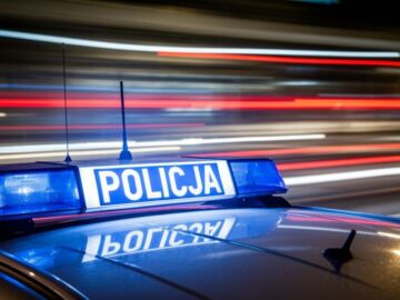 KOŁOBRZESKA POLICJA KONTROLUJE POJAZDY W RAMACH AKCJI „ECO CAR” – BEZPIECZEŃSTWO NA DROGACH PRZED WSZYSTKIM