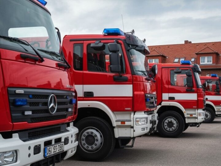 Pożar audi w Gościnie: Strażacy walczą z ogniem po wcześniejszym incydencie