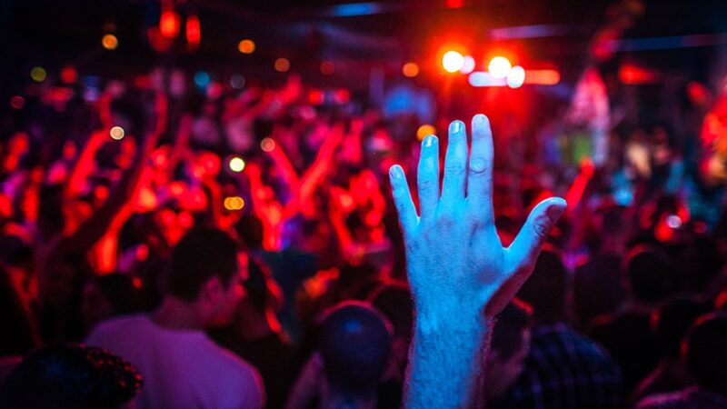 Granice człowieczeństwa – intymny performans, który wzrusza