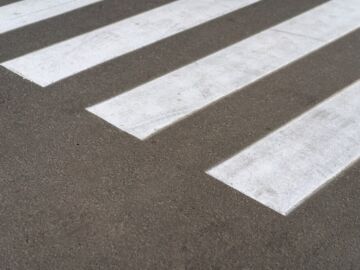 Bezpieczeństwo na rynku handlowym: Policja przypomina o zasadach ruchu drogowego