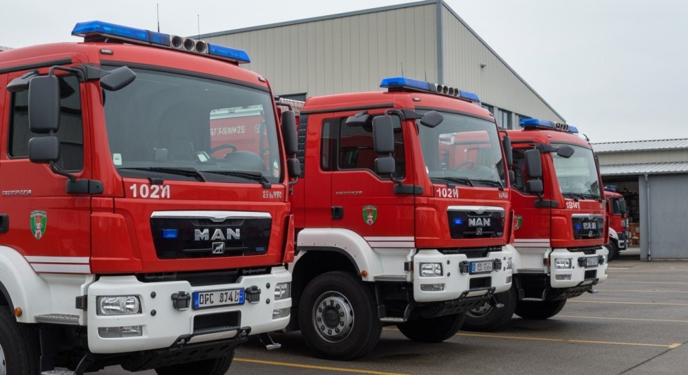 Nowoczesny wóz strażacki w Ustroniu Morskim: wsparcie dla społeczności już wkrótce!