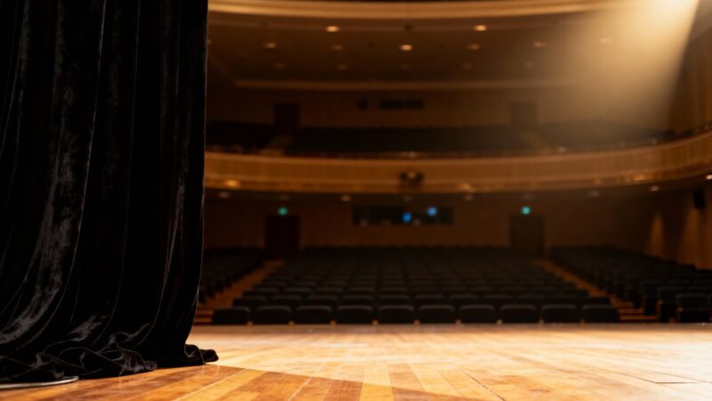 Zanurz się w świat teatru z Tomaszem Sobczakiem w Kołobrzegu!