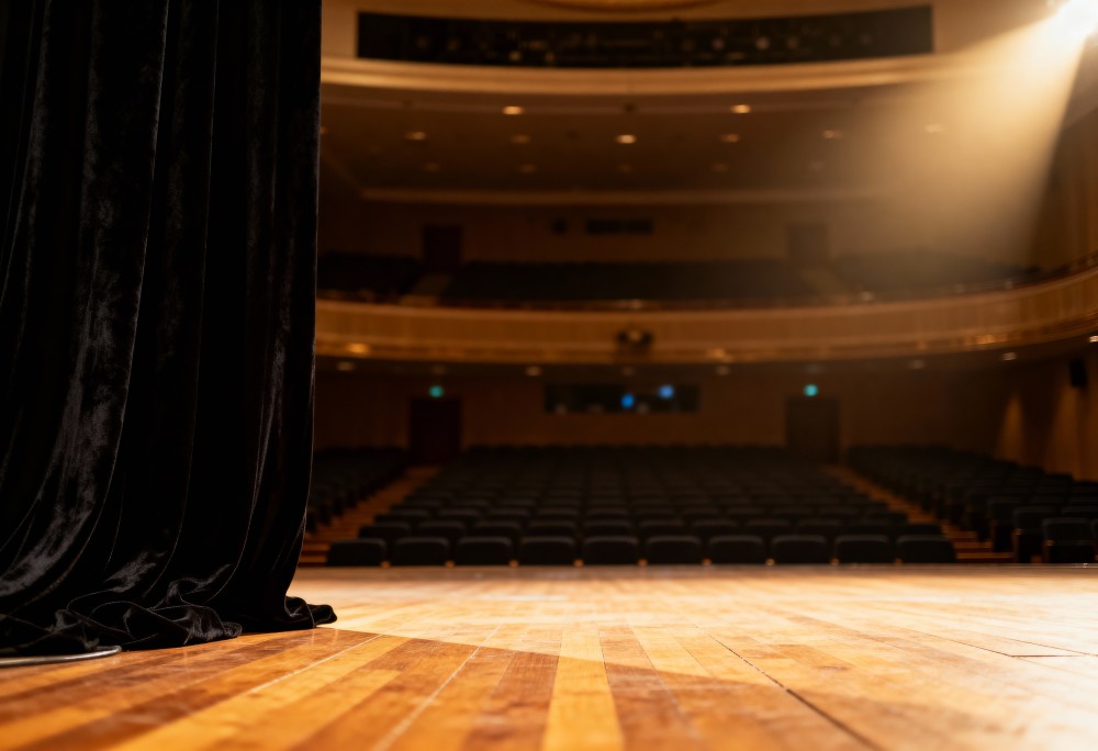 Zanurz się w świat teatru z Tomaszem Sobczakiem w Kołobrzegu!