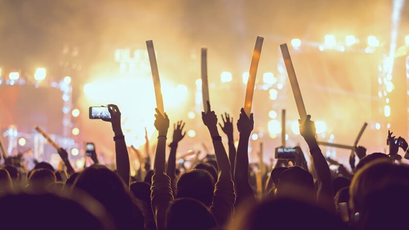 StringS z Kołobrzegu: Młodzieżowy zespół rozgrzeje scenę energetycznymi hitami!