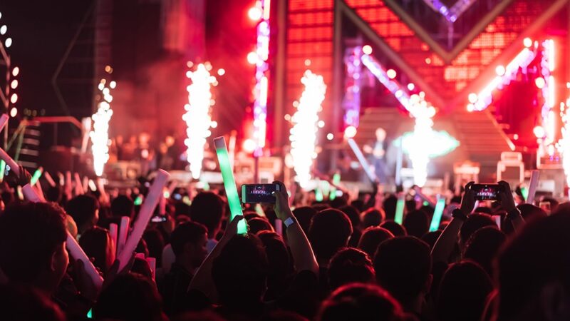 Książkowa strefa na Pol’and’Rock Festival: przynieś swoje historie!