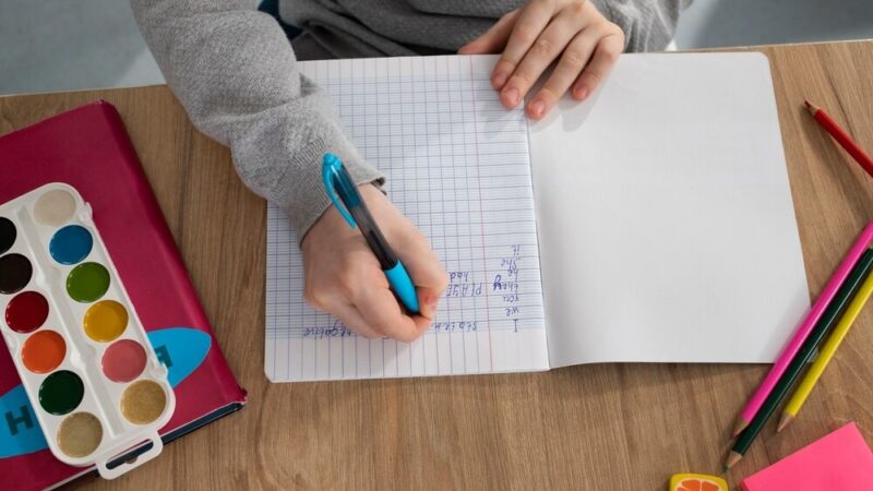 Wakacyjne odkrycia w Bibliotece Dziecięcej: pierwszy tydzień pełen radości i eksperymentów!