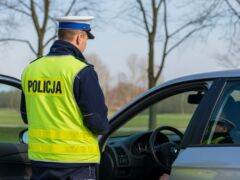 Kierowcy w ogniu kontroli: Policja ujawnia 76 wykroczeń w akcji „Prędkość”